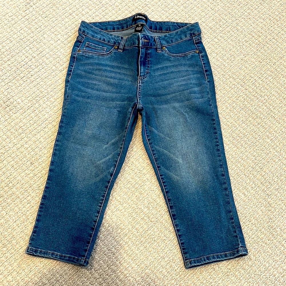 Capri jeans. Never worn!